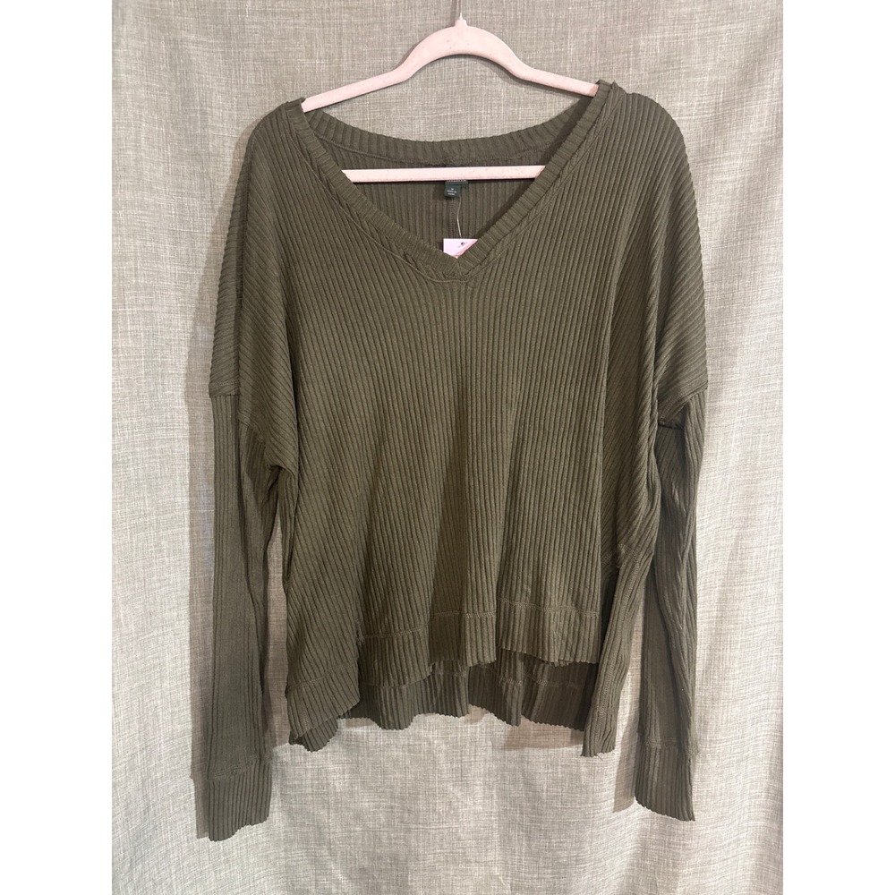 Extremely soft green ribbed long sleeve